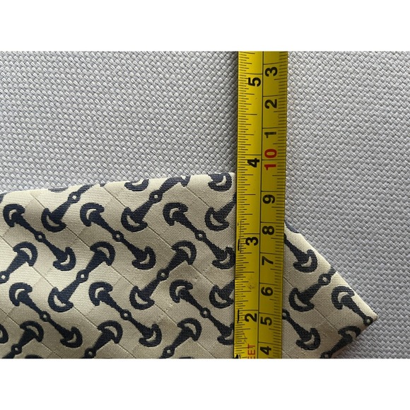Gucci 100% Silk Cream + Navy Blue Tie - Picture 6 of 6
